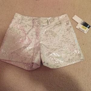Kensie shimmery silver and white shorts