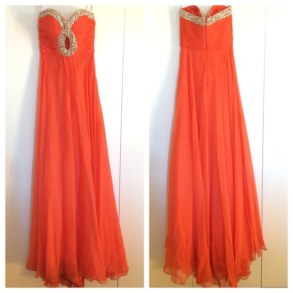 accepting offers!! Sherri Hill prom dress
