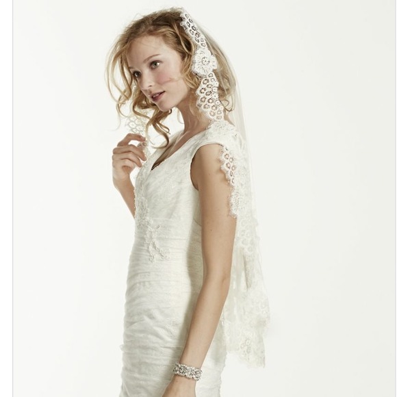 David's Bridal fingertip mantilla lace veil