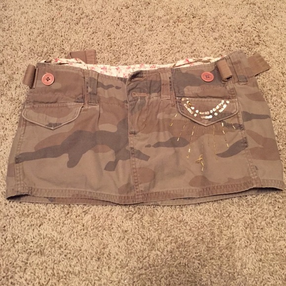 Hollister Camo Mini Skirt w/shorts