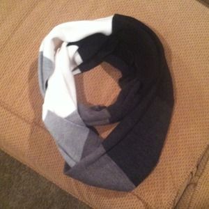New York & Company Infinity Scarf