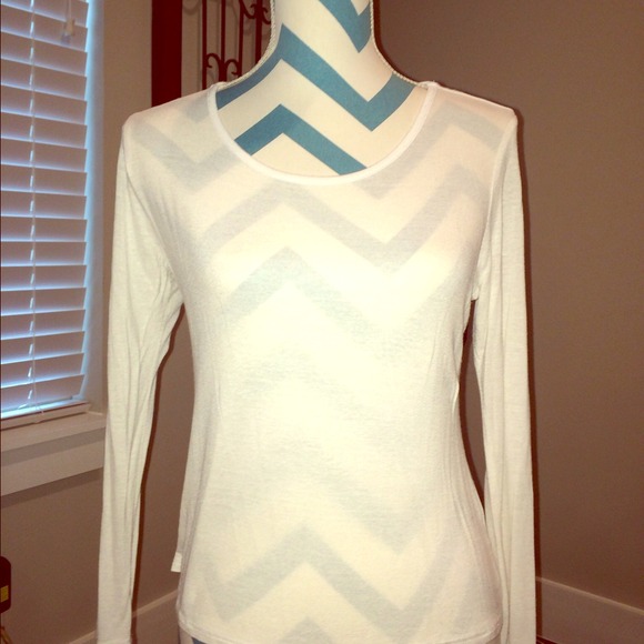 White casual top