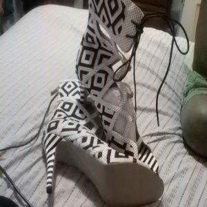 Black and white heels **brand new**