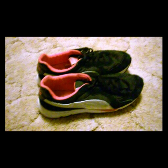 Black puma running shoes