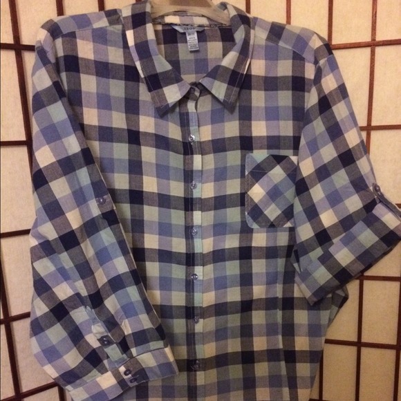 Cute Izod 3/4 sleeve button up - Picture 1 of 2