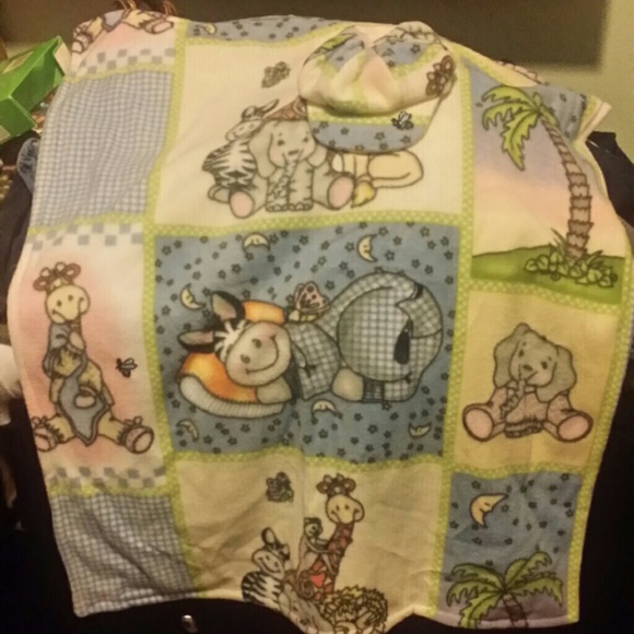 Pretty blanket with matching hat - Picture 1 of 1