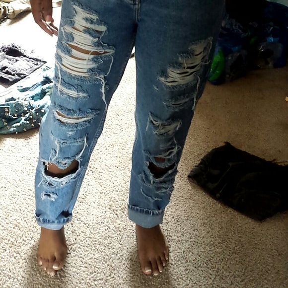 Distressed capris - Picture 3 of 3