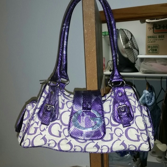 Guess purse
