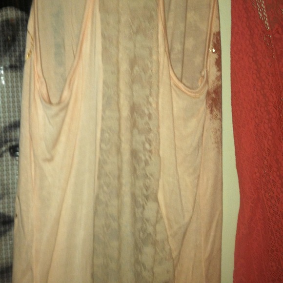 3 Tank top bundle (small) - Picture 2 of 4