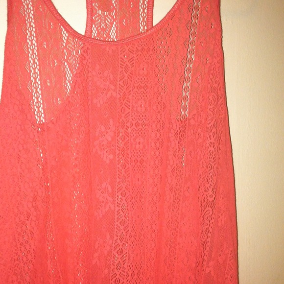 3 Tank top bundle (small) - Picture 3 of 4