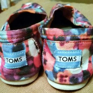 Toms :)