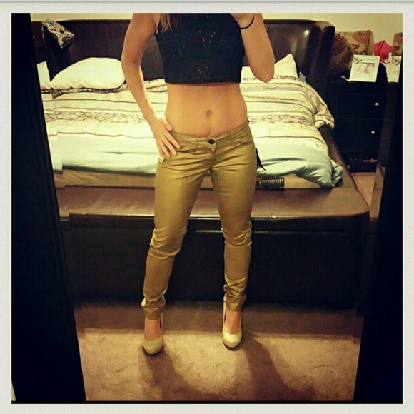 S.o.l.d - Picture 2 of 4