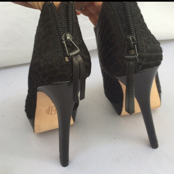 House of Harlow black Natalia Croco pumps SZ 9.5 - Picture 2 of 3