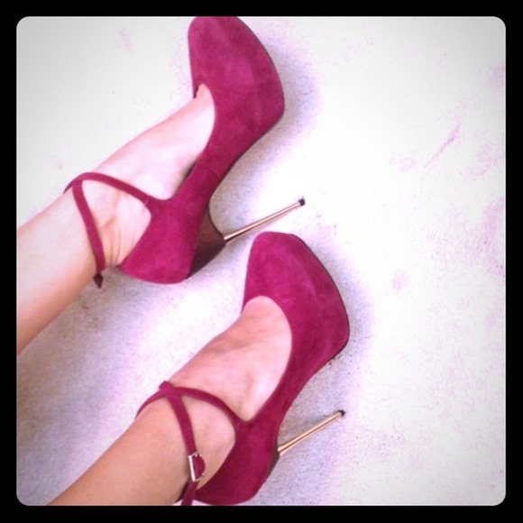 ALDO Burgundy & Gold Platform Ankle Strap ❌🔛HOLD❌