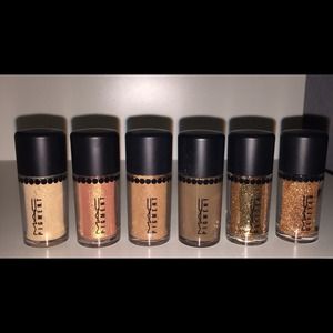 4 MAC Holiday Pigments