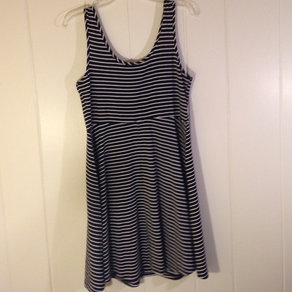 Black and white striped dress. - Picture 3 of 3