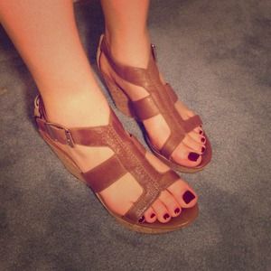 Cute and timeless strappy heels.