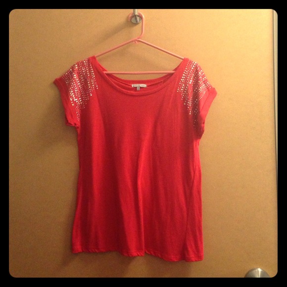 Open-back, dark coral, jewel sleeve, shirt