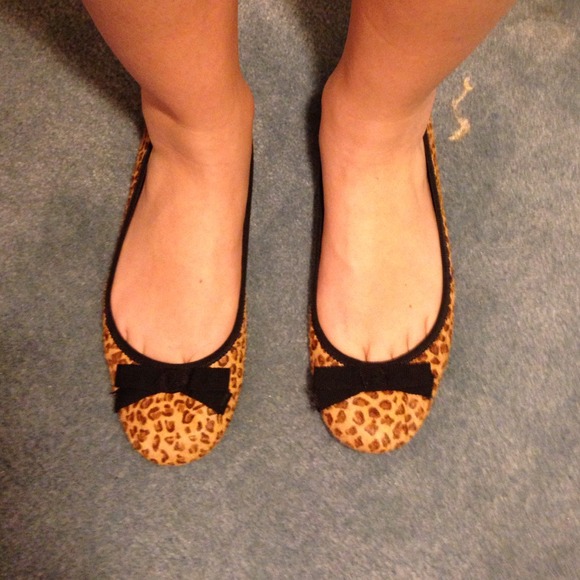 Cheetah print flats. - Picture 1 of 3