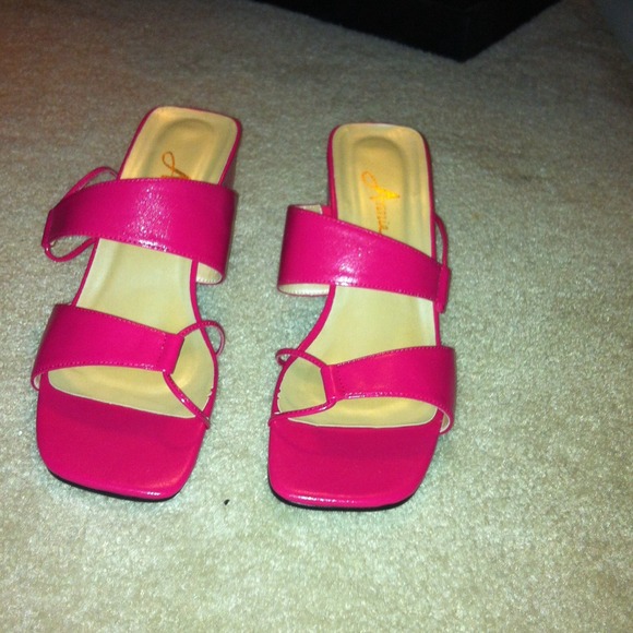 Fuchsia open back sandal.