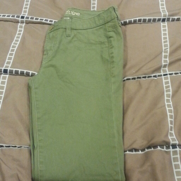 New skinny leg pants never worn