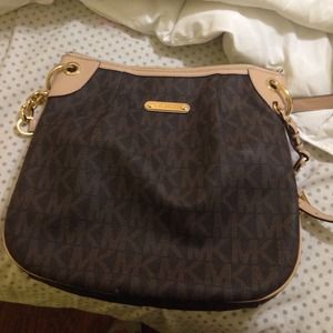 Michael kors crossbody