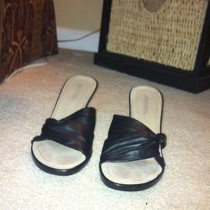 Aerosole leather sandal, brand new.