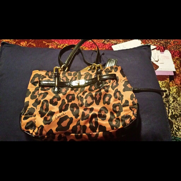 💓 💕 HOLD FOR @kcadle... Authentic Coach bag