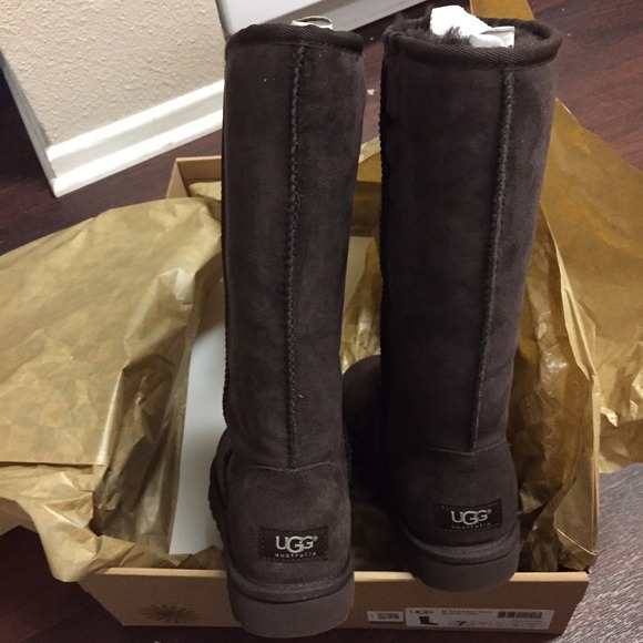 ugg style boots worn by jennifer aniston ugg style boots worn by jennifer aniston