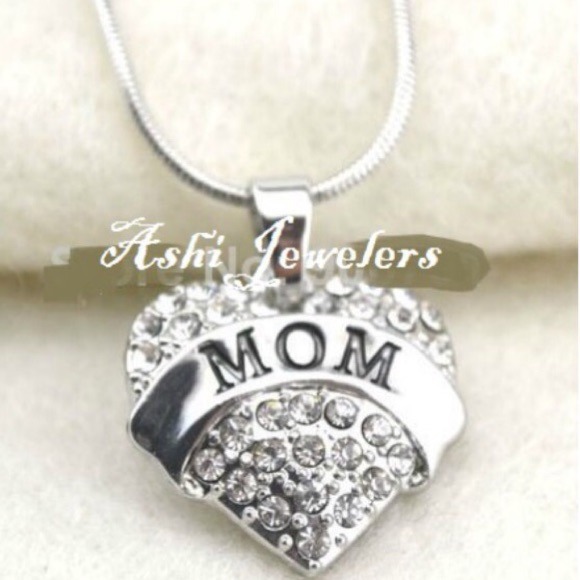 Jewelry - MOM Necklace