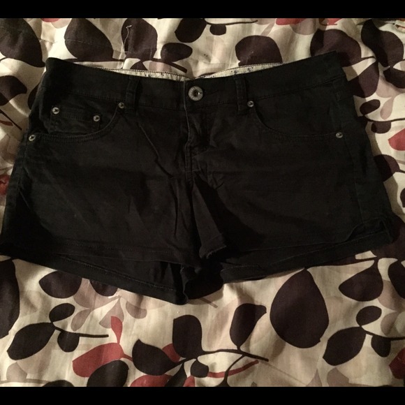 Black Guess Shorts