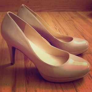 Beige/nude Marc Fisher heels Size 9