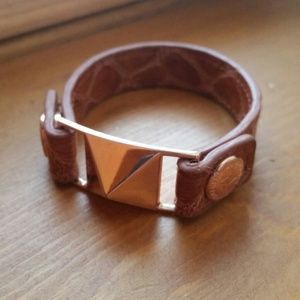 BCBG prymind stud bracelet