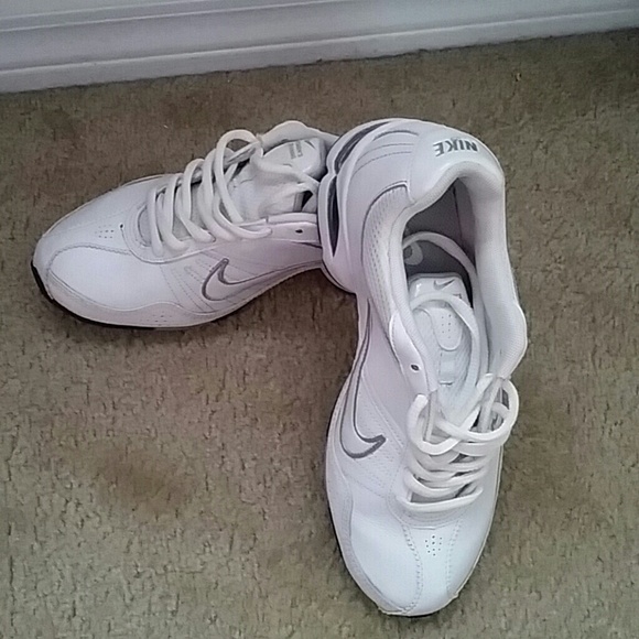 ??Nike??