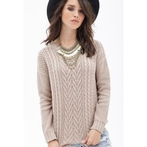 ❌ SOLD Tan/beige cable knit sweater ❌
