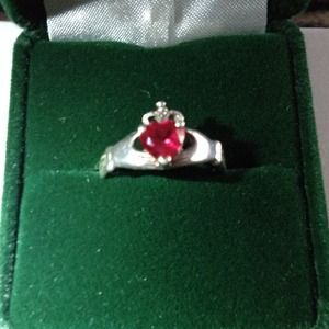 Sterling Silver Ruby Claddagh Ring🍀🍀