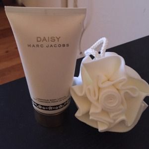 Daisy by Marc Jacobs body lotion