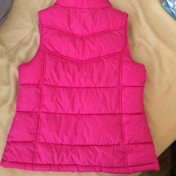 Girls hot pink vest - Picture 3 of 3