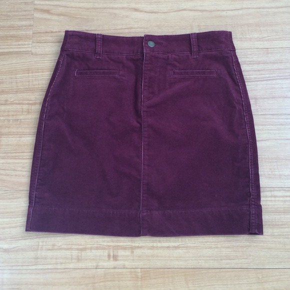 NWT ❤️Corduroy Maroon Skirt❤️