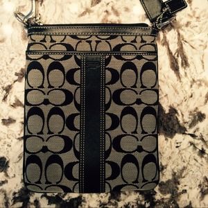 🎉Authentic COACH Crossbody Purse.
