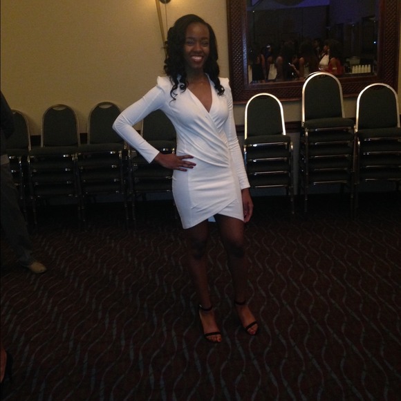 Missguided Dress (Amaline) - Picture 3 of 4