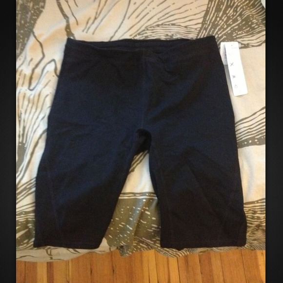 SOLD. NWT Gap Fit Shorts - Picture 1 of 2