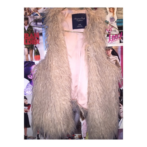 AMERICAN EAGLE OUTFITTERS FUR VEST 💕 for sale!
