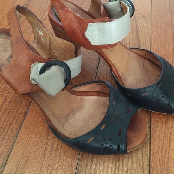 Steve Madden leather sandal heel