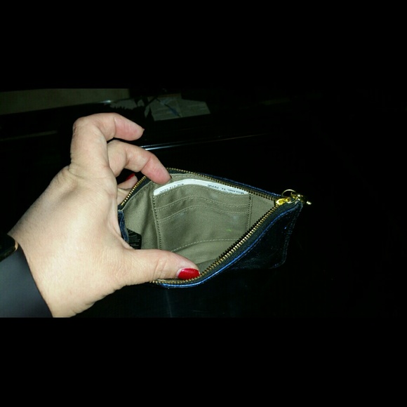 Fossil wristlet - Picture 2 of 3