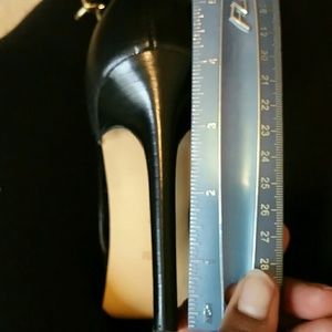 GUESS heels