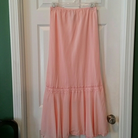 Pretty pink skirt - Picture 1 of 4
