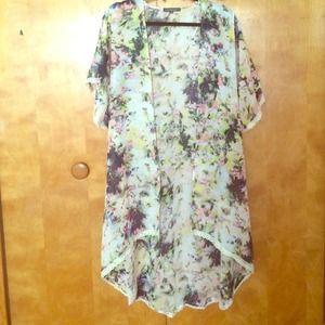 Floral, high-low kimono
