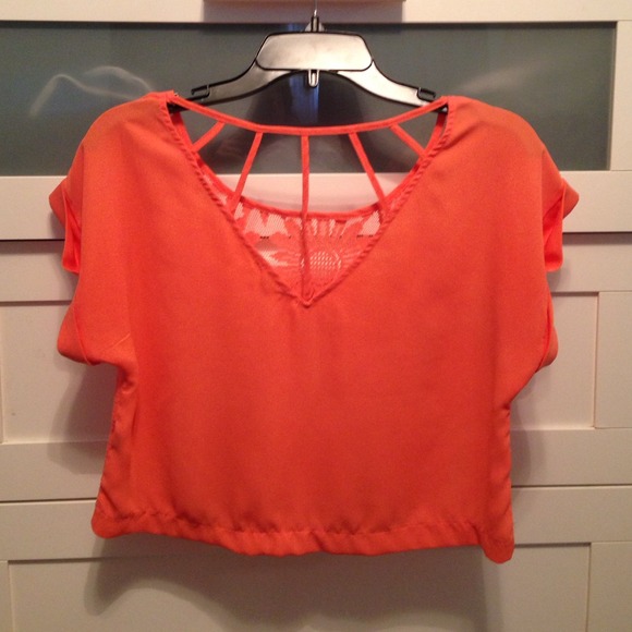 Crop top - Picture 2 of 2