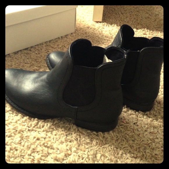 Black bootie